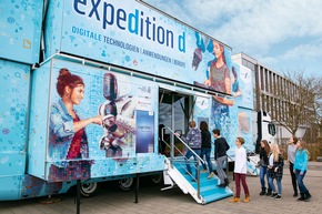 Stuttgart: expedition d bei Quantum Effects und Wissenschaftsfestival – Erlebnis-Lern-Truck erklärt Digitalisierung