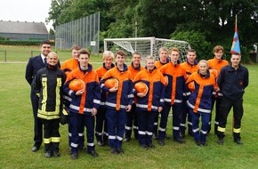 Feuerwehr Dortmund: FW-DO: 27 Jugendliche erhalten die Leistungsspange