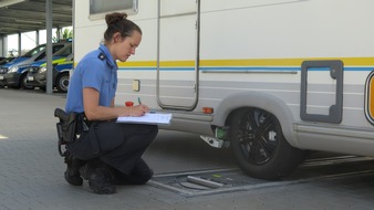 Polizeipräsidium Mittelhessen - Pressestelle Wetterau: POL-WE: Mit dem Eigenheim auf Reisen - viele Wohnwagen- und Wohnmobilfreunde nutzten das Serviceangebot