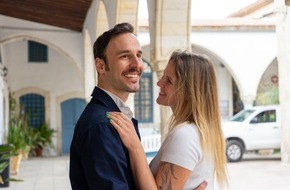Andy Friday: Flirten ohne Maske: Warum Ehrlichkeit bei Frauen besser ankommt als Macho-Gehabe
