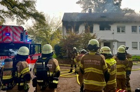 Feuerwehr Bergisch Gladbach: FW-GL: Zwei Schwerverletzte nach Brand in Obdachlosenunterkunft im Stadtteil Schildgen von Bergisch Gladbach