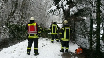 Feuerwehr Haan: FW-HAAN: Einsätze durch starken Schneefall