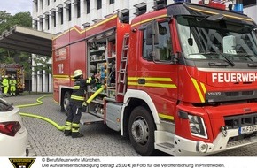 Feuerwehr München: FW-M: Dehnfugenbrand im Bürogebäude (Pasing)