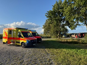 FW-AUR: Betriebsstoffe nach Verkehrsunfall ausgetreten