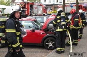 Feuerwehr Iserlohn: FW-MK: Feuer im Motorraum eines PKW