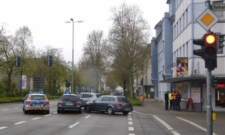 Polizeipräsidium Westpfalz: POL-PPWP: Unfall: Rotlicht missachtet