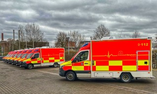FW Bergheim: Feuerwehr Bergheim stellt acht neue Rettungswagen in den Dienst Alle Standorte mit baugleichen Fahrzeugen ausgestattet