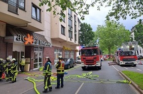 Feuerwehr Bochum: FW-BO: Brand in einem Hotelzimmer, 35 Personen gerettet