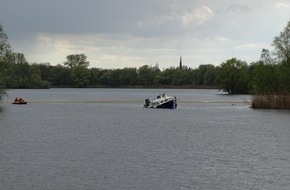 Polizeiinspektion Nienburg / Schaumburg: POL-NI: Nienburg-Sportboot sinkt im Naturschutzgebiet