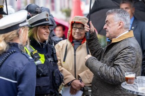 POL-ME: &quot;Coffee with a cop&quot;: Polizei führte zahlreiche Bürgergespräche - Langenfeld - 2110104