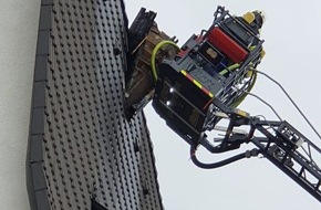 Feuerwehr Plettenberg: FW-PL: OT-Papenkuhle. F1-Kaminbrand