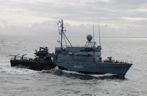 Presse- und Informationszentrum Marine: Das Hohlstablenkboot "Auerbach/Oberpfalz" verlässt Kiel zum NATO-Einsatz