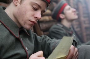 ZDF: "ZDFzeit"-Dokumentation "Mit Jubel in die Hölle" / Auftakt zum Gedenken an den Ersten Weltkrieg (FOTO)