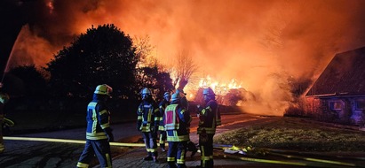 POL-STD: Großfeuer vernichtet drei Gebäude in Dollern - ca. 2,5 Millionen Euro Sachschaden