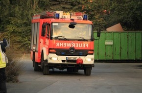 Feuerwehr Bottrop: FW-BOT: Feuer in Gewerbebetrieb, Brand in einem elektrischen Betriebsraum