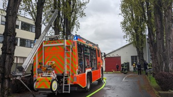Feuerwehr und Rettungsdienst Bonn: FW-BN: Feuer in Lagerhalle schnell gelöscht