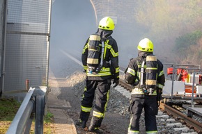 FW-OE: Großübung im Erbscheidtunnel: Feuerwehren aus Olpe und Attendorn proben den Ernstfall