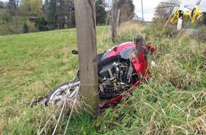 Polizei Mettmann: POL-ME: 17-Jähriger bei Alleinunfall schwer verletzt - Velbert - 1911126