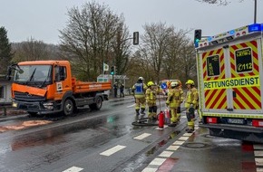 Feuerwehr Detmold: FW-DT: Verkehrsunfall auf der Paderborner Straße