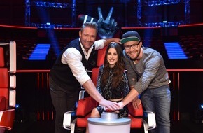 SAT.1: Tränen, Dynamit und Stevie Wonder: Neu-Coach Sasha sitzt am 5. Februar in SAT.1 zum ersten Mal bei "The Voice Kids" am Buzzer