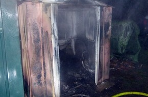 Polizei Minden-Lübbecke: POL-MI: Gartenhäuschen geht in Flammen auf - Hinweise auf Brandstiftung an Kleintransporter in der Nachbarschaft