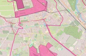 Deutsche Telekom AG: Bezirksbürgermeister Hikel begrüßt Glasfaser-Ausbau der Telekom im Schillerkiez in Berlin Neukölln