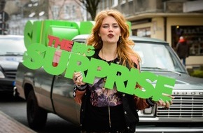 ProSieben: Weil's so furchtbar schön war: Palina Rojinski beschert nichtsahnenden Kandidaten wieder "The Big Surprise" auf ProSieben