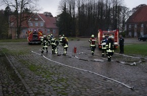 Kreisfeuerwehrverband Plön: FW-PLÖ: Einsatzübung der Feuerwehren Amt Selen-Schlesen / Datum: 18.11.2017, 8:47 Uhr +++ Einsatzort: Gut Lammershagen, Lammershagen +++ Einsatz: FEU Y (Feuer, Menschenleben in Gefahr)