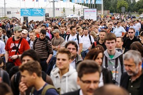 Der schnellste Weg zur ILA 2016 / Veranstalter empfehlen Anfahrt mit öffentlichen Verkehrsmitteln / Neu: &quot;Long Friday&quot; am 3. Juni - Zehn Stunden ILA bis 20 Uhr