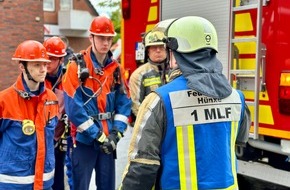 Freiwillige Feuerwehr Hünxe: FW Hünxe: Brand im Jugendhaus - Jugendfeuerwehren Hünxe und Dinslaken üben gemeinsam