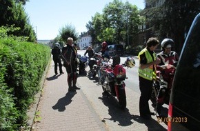 Polizeiinspektion Hameln-Pyrmont/Holzminden: POL-HOL: Vor dem Hintergrund schwerster Verkehrsunfälle in jüngster Vergangenheit: 170 Motorräder mit Fahrern überprüft - Gezielte Überwachung in den  Landkreisen Hameln-Pyrmont und Holzminden -