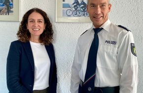 Polizeipräsidium Krefeld: POL-KR: Polizeipräsidentin ehrt Krefelder Polizisten für seine sportlichen Leistungen
