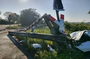 Bundespolizeiinspektion Flensburg: BPOL-FL: Betrunkener Autofahrer f&auml;hrt gegen Bahnschranke