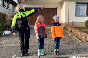 Kreispolizeibehörde Märkischer Kreis: POL-MK: Verkehrserziehung: Polizei startet Projekt "Stopp, Schau, Geh - Elterninfo am PC"