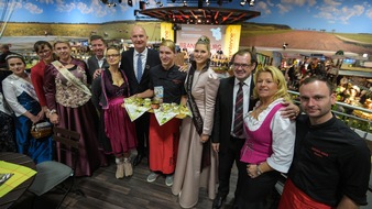 Messe Berlin GmbH: Woidke eröffnet Brandenburg-Tag
