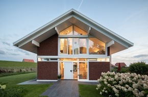 HUF HAUS GmbH & Co. KG: Moderne Hausfassaden & Innenw&auml;nde: HUF HAUS zeigt die Gestaltungstrends 2026 - von Putz &uuml;ber Holz bis Klinker und Tapete