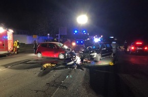 Polizei Gelsenkirchen: POL-GE: Drei Verletzte bei Verkehrsunfall in Bulmke-Hüllen