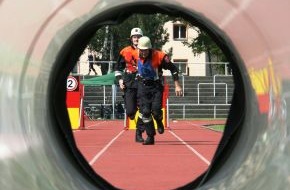 Deutscher Feuerwehrverband e. V. (DFV): Training an Hakenleiter, Strahlrohr und Hindernis / Kurze Erklärung der Disziplinen bei den Deutschen Meisterschaften 2012 (BILD)