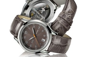 Factory121 SA: Weltpremiere: Die automatische Uhr als selber designtes Unikat