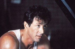 TELE 5: "Ich schaffe überall Chaos" Sylvester Stallone über Schmerzen, seine Midlife-Crisis, Liebe und die wirklich wichtigen Dinge des Lebens.