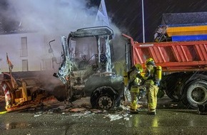 Feuerwehr Detmold: FW-DT: Brennendes R&auml;um- / Streufahrzeug auf der Bielefelder Stra&szlig;e