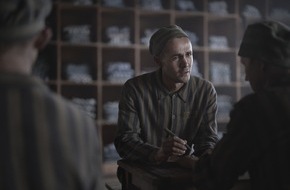 Sky Deutschland: Offizieller Teaser-Trailer der Sky und Peacock Original Dramaserie "The Tattooist of Auschwitz" veröffentlicht