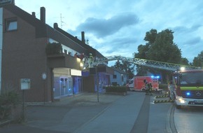Feuerwehr Dortmund: FW-DO: Verletzte Person wird mit der Drehleiter aus dem Haus transportiert