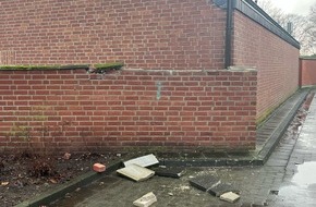 Kreispolizeibehörde Kleve: POL-KLE: Rees - Grundstücksmauer beschädigt: Polizei sucht Zeugen nach Verkehrsunfallflucht