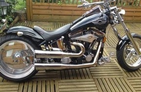 Polizeidirektion Hannover: POL-H: Zeugenaufruf mit Fotos! Harley gestohlen 	Stichbruch / Isernhagen, OT Kirchhorst