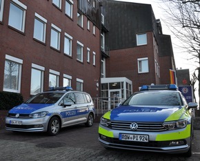 POL-ROW: ++ Staatssekretär Stephan Manke weiht neues Polizeikommissariat Bremervörde feierlich ein - Großer Andrang beim Tag der offenen Tür ++