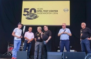 Opel Automobile GmbH: Besucheransturm auf das Opel Test Center Rodgau-Dudenhofen / Tag der offenen Tür: Über 20.000 Menschen erleben 50 Jahre Fahrzeugentwicklung (FOTO)