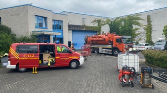 Feuerwehr Haan: FW-HAAN: Heizöl läuft in Keller eines Gewerbebetriebs