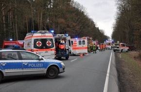 Polizeiinspektion Harburg: POL-WL: Vier Schwerverletzte nach Frontalzusammenstoß