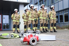 FW-GL: 14 neue Feuerwehrfrauen und -männer für Bergisch Gladbach